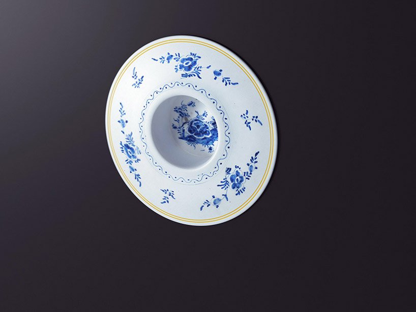 拍照再也不用避插座?結合瓷器讓插座變絕佳飾品