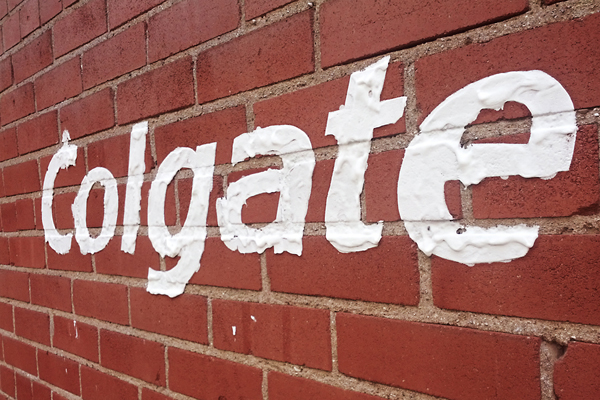 用噴漆塗鴉不夠酷,用食物塗鴉才夠「味」