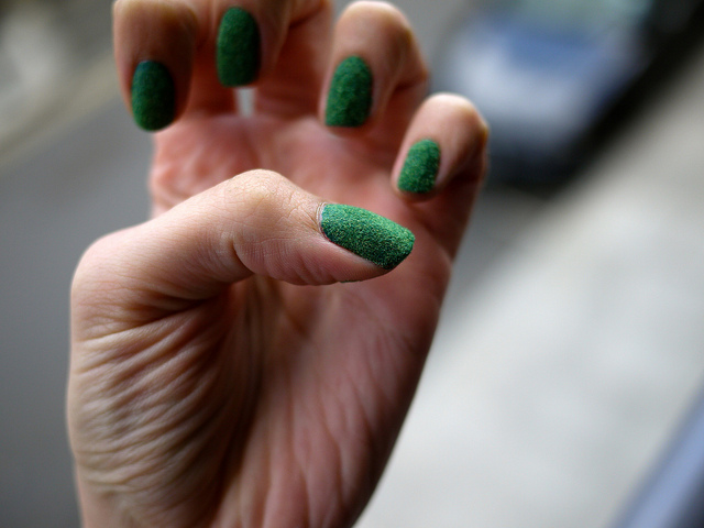 草皮指甲的異想世界