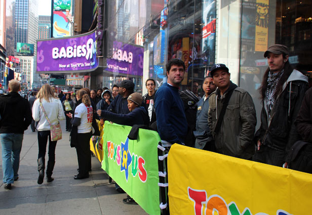 憤怒鳥真的飛到外太空去演星際大戰啦！