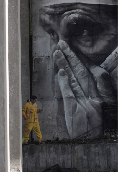 彩繪車諾比！Guido van Helten 用壁畫向攝影師致敬