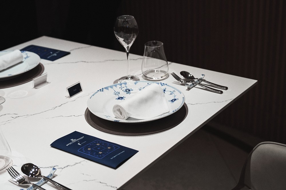 丹麥皇家哥本哈根X大直Frassi聯名饗宴！經典藍白唐草餐瓷遇上摩登義式料理