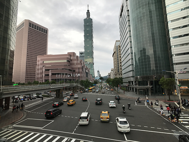 SNAP! 7 保護手機還能花式玩攝影，外接鏡頭用過就回不去啦！