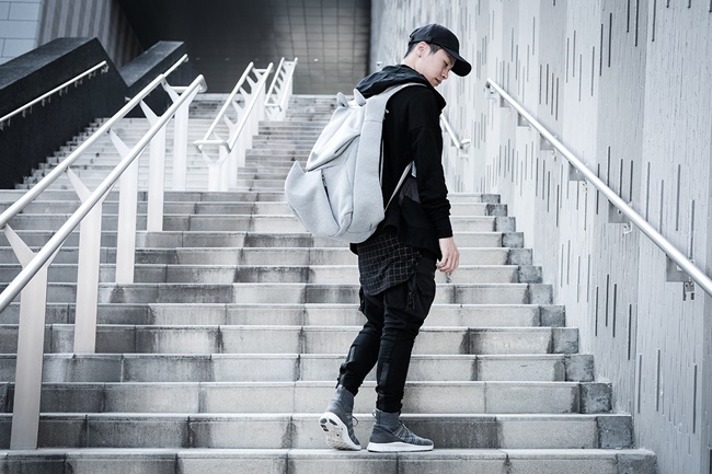 帥到分手！ORIBAGU 摺紙包—你的街頭潮拍命定款！