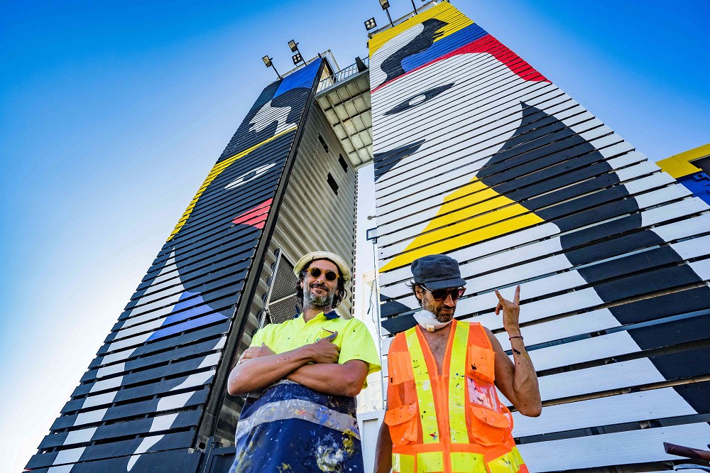 高雄「駁二塔」全新壁畫!西班牙藝術兄弟檔Fratelli Moca創作「海洋星球的女神」