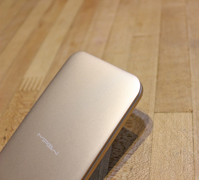 電力剩 10 趴免驚!MIPOW 質感美型帶的出手,各式 3C 產品通通網羅!