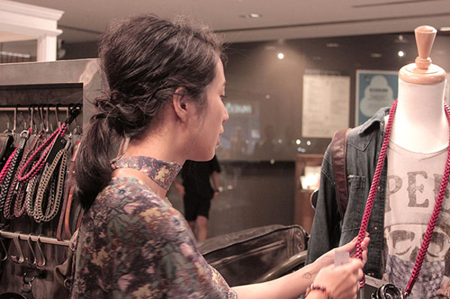 ﻿﻿﻿﻿購物是一種正能量釋放 質感女生温貞菱逛誠品生活週年慶