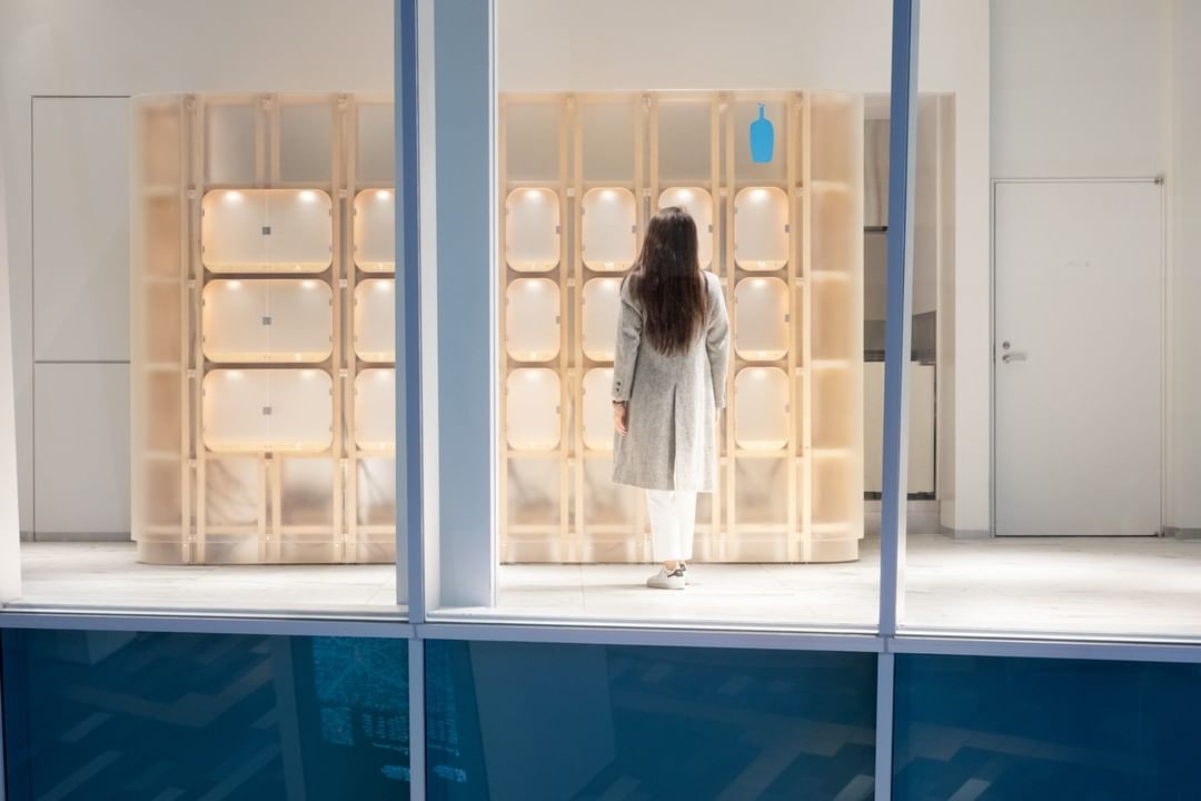 東京Blue Bottle無人快閃店！蜂巢置物櫃打造疫情時代零接觸咖啡廳