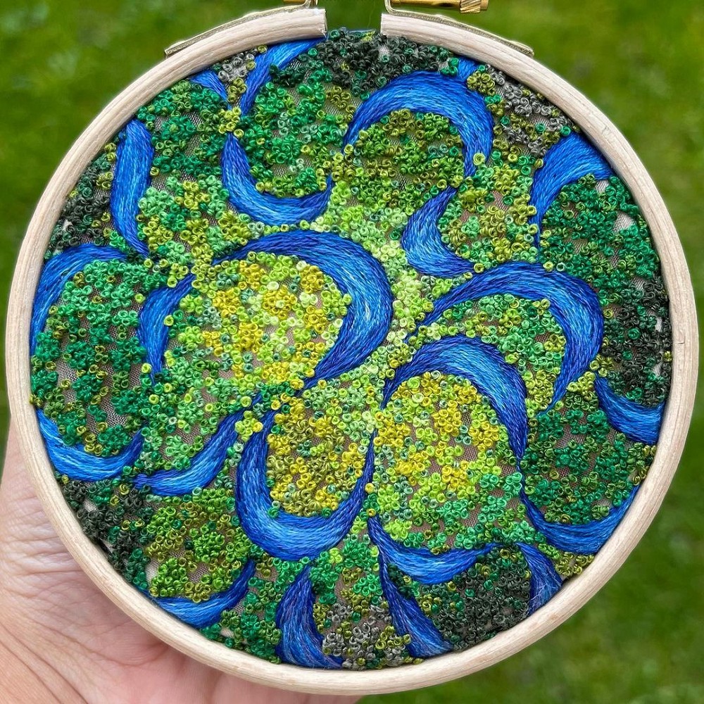 用刺繡展示森林之美!英國藝術家Sew Beautiful的自然系法國結粒繡創作
