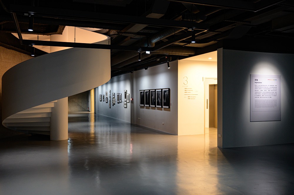 師大美術館「一拍即影」拍立得展!120位藝術家、300多件拍立得見證白色相框裡的黃金年代