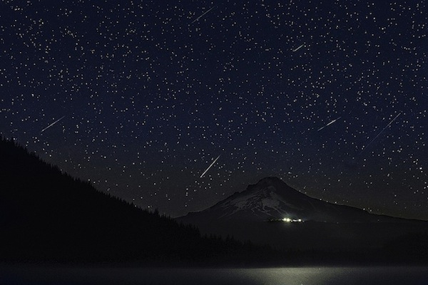 2013年英仙座流星雨網路精選攝影集