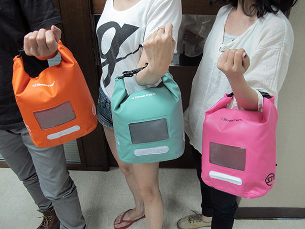 【生活玩物】梅雨季，你需要一個防水好包