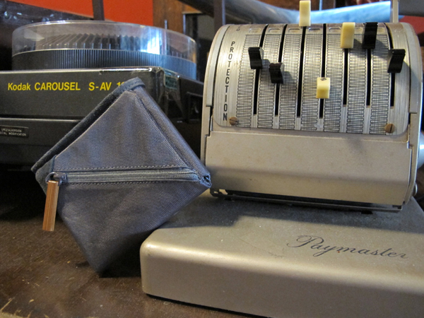 【生活玩物】自動幫你把鈔票、零錢分好好---神奇 FUUN 紛錢包