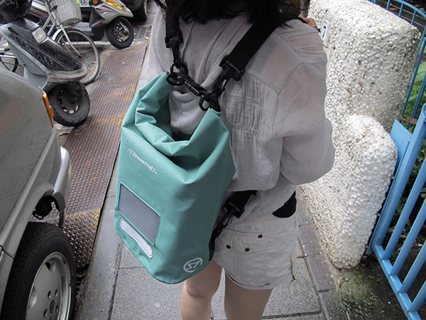 【生活玩物】梅雨季，你需要一個防水好包