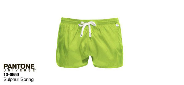 我愛夏天!我要穿著PANTONE到海邊!!