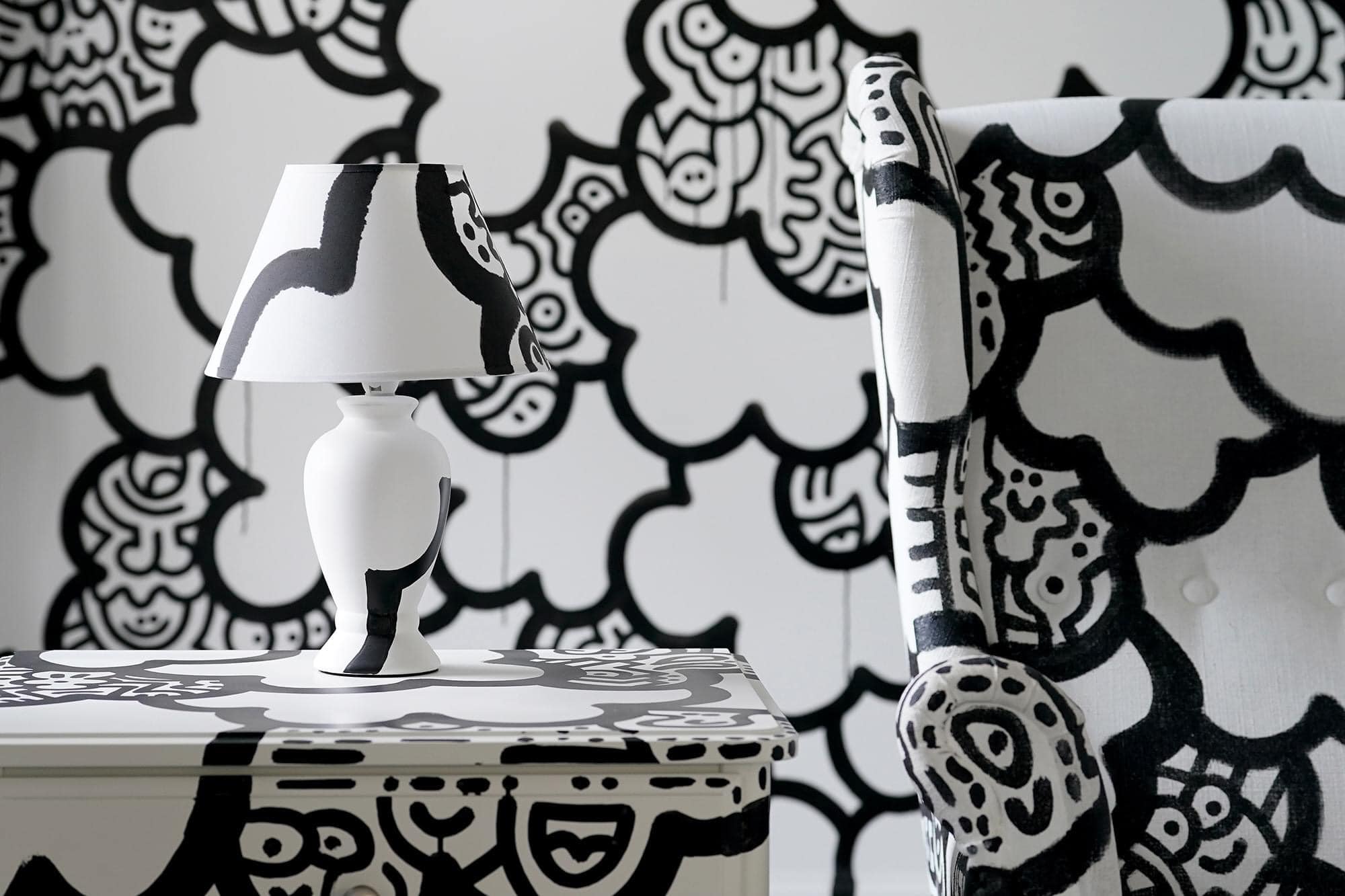 英國藝術家Mr. Doodle的塗鴉房子夢想!耗時2年用趣味塗鴉填滿白色建築空間