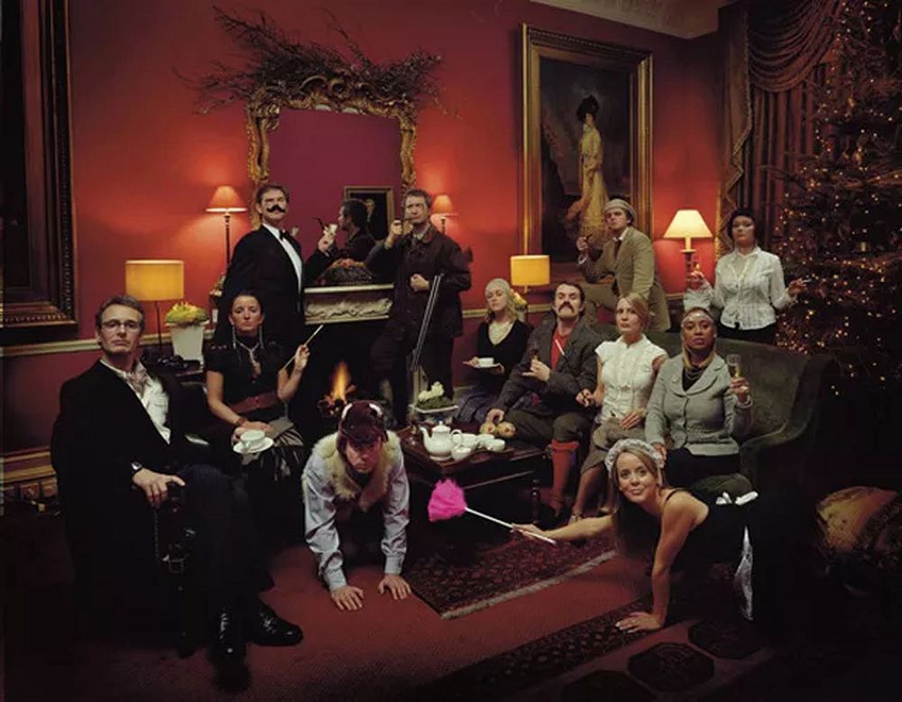 公司尾牙團體照沒梗?英國廣告公司以不良少年、養老院、天鵝湖等幽默主題大玩創意