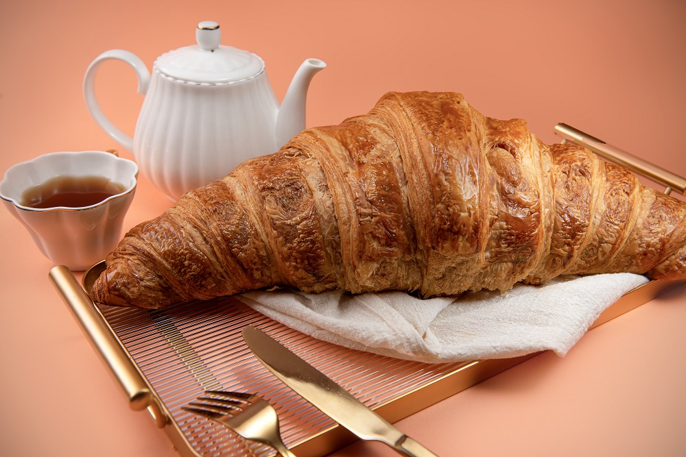 進擊的巨無霸可頌！文華餅房、Miss V Bakery、高雄漢來等全台4家烘焙坊「巨大可頌」