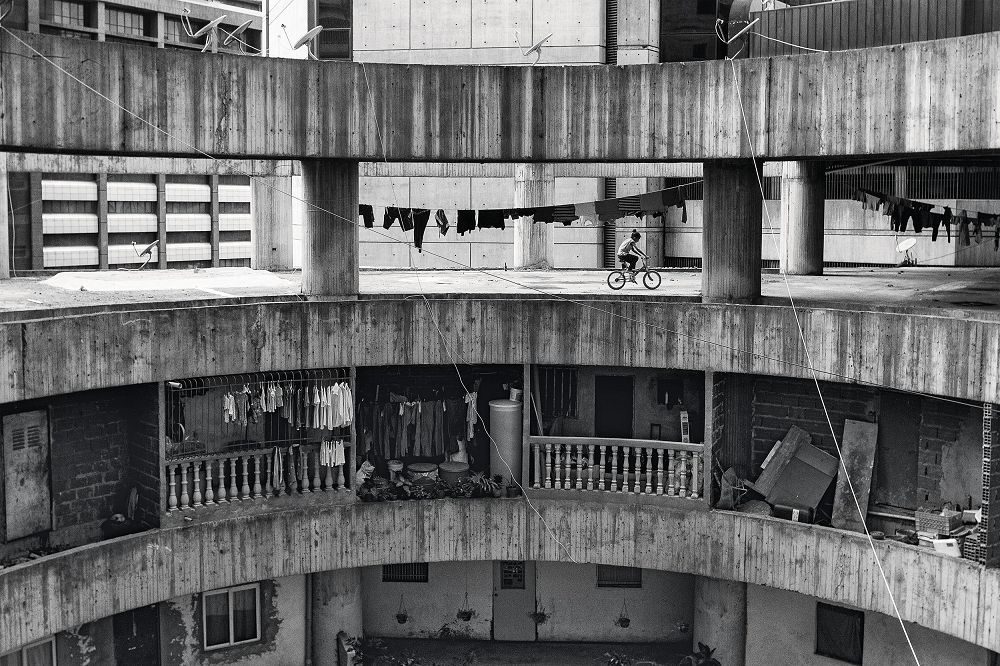 天才攝影師作品齊聚!LOBA 徠卡奧斯卡.巴納克攝影獎 40 週年回顧展紀錄下一幕幕驚心動魄和深刻眼神