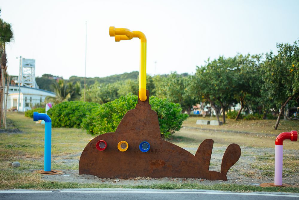 秋遊旗津海岸藝術季「1920公尺的約定」登場！7 組裝置藝術現身沙灘，展現打狗港百年風華