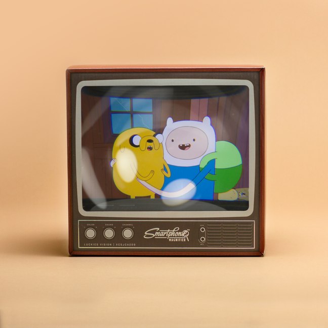 終於可以獨佔電視了！Firebox 復古放大手機螢幕