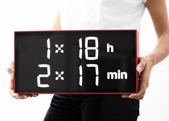 愛因斯坦數字鐘，看時間請先加減乘除！