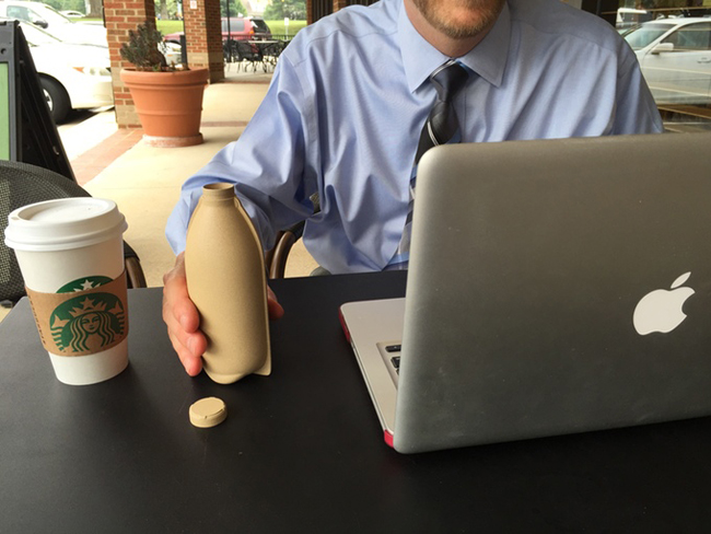 留給下一代「愛」，而非「唉」——可在自家花園 100% 堆肥分解的環保紙水壺 Paper Water Bottle