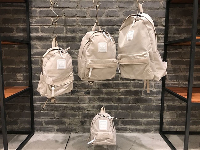 日本老字號包包推出的時髦新品牌「CILOCALA」現正人氣上升中！