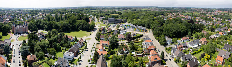 天邊一片色彩雲朵！馬德里建築師為比利時文化重鎮 MWD 學院打造鏡面與彩條交錯的鋸齒建築