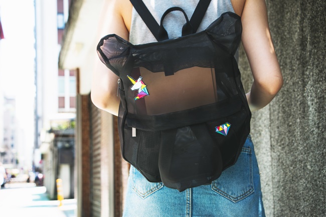 帥到分手！ORIBAGU 摺紙包—你的街頭潮拍命定款！