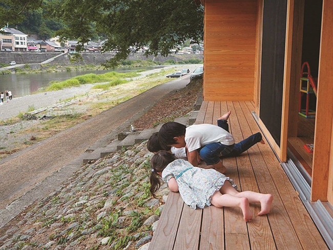 由全民參與、建築師打造的設計感 Airbnb！「吉野杉之家」結合奈良林業在世界發光！