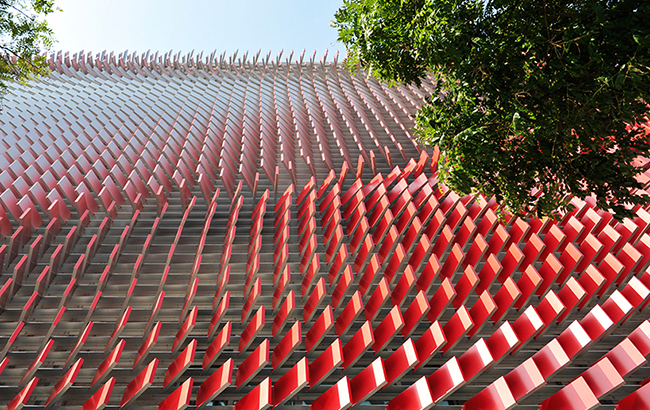 7553 片骨牌流動！韓國汽車品牌 KIA 打造 3D 外牆體驗館