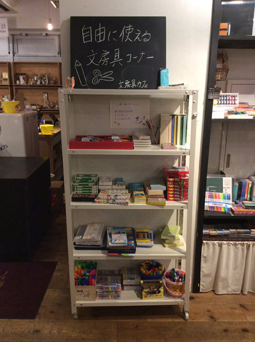 寫張明信片給朋友吧！日本東京文具主題咖啡廳再現