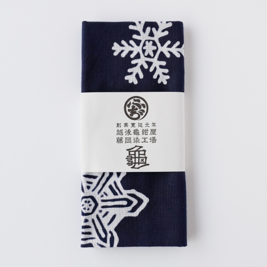 日本 270 年歷史的藤岡染手巾、和紙海苔包裹,超人氣職人手作越光米三角飯團盒!