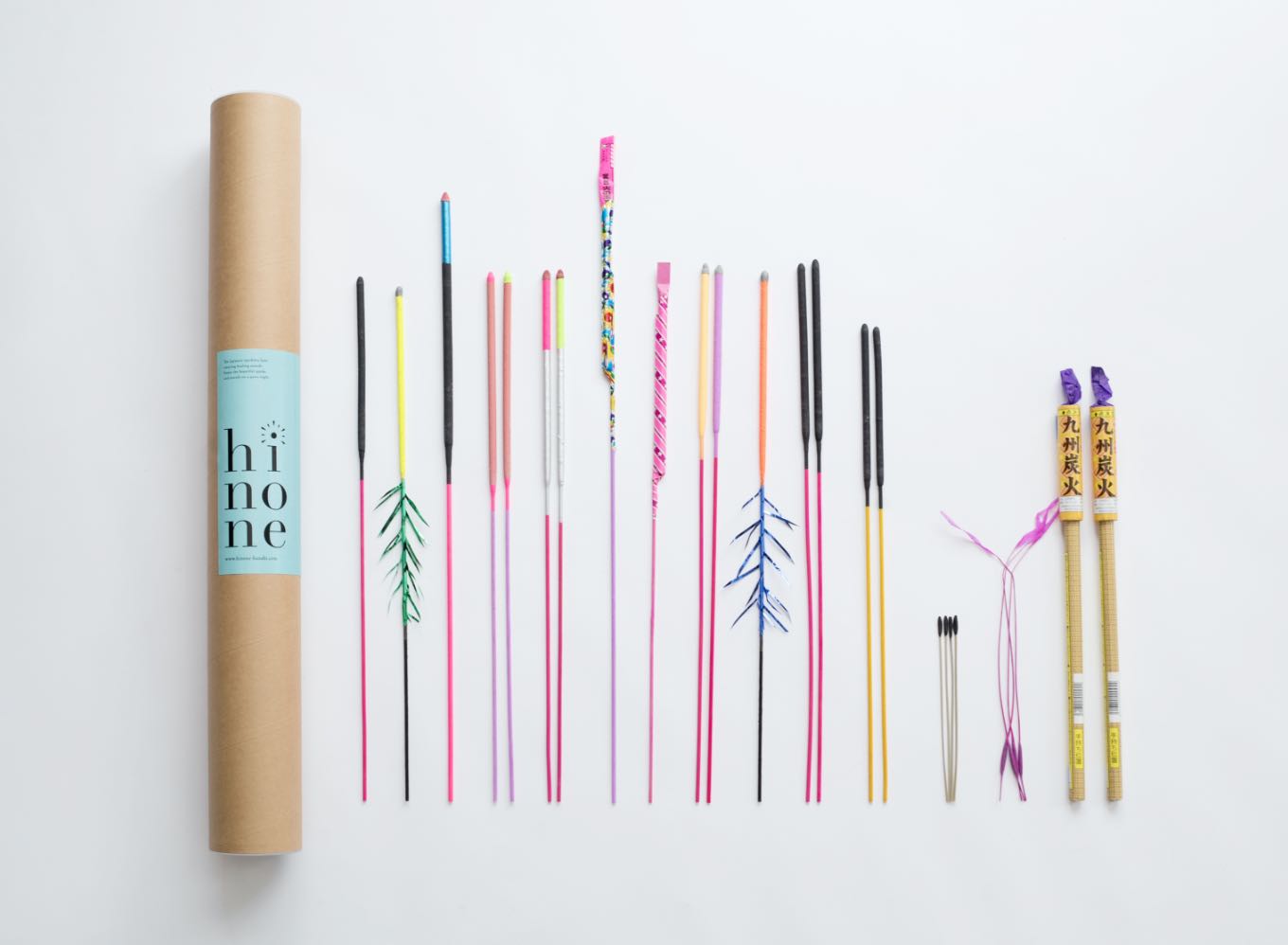 有音樂的煙火？日本推出以文青風花火 hinone，海報筒素雅包裝展現火光的美好與感動