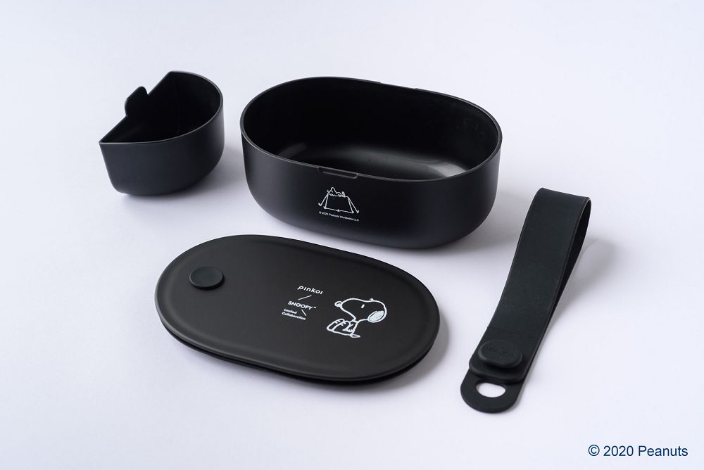 經典茄芷袋紅、綠、藍 Pinkoi x SNOOPY 史努比聯名！台味平安符、日曆和熱炒玻璃杯的台式日常