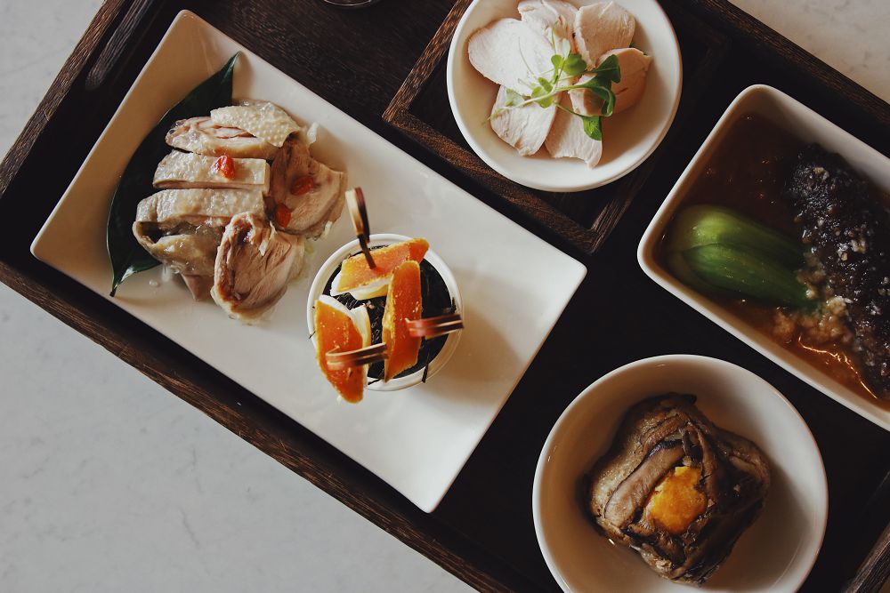 高美館「抱一茶屋」美術館茶食靜地!以台灣味小簞食、小辦桌入主淡雅白色空間