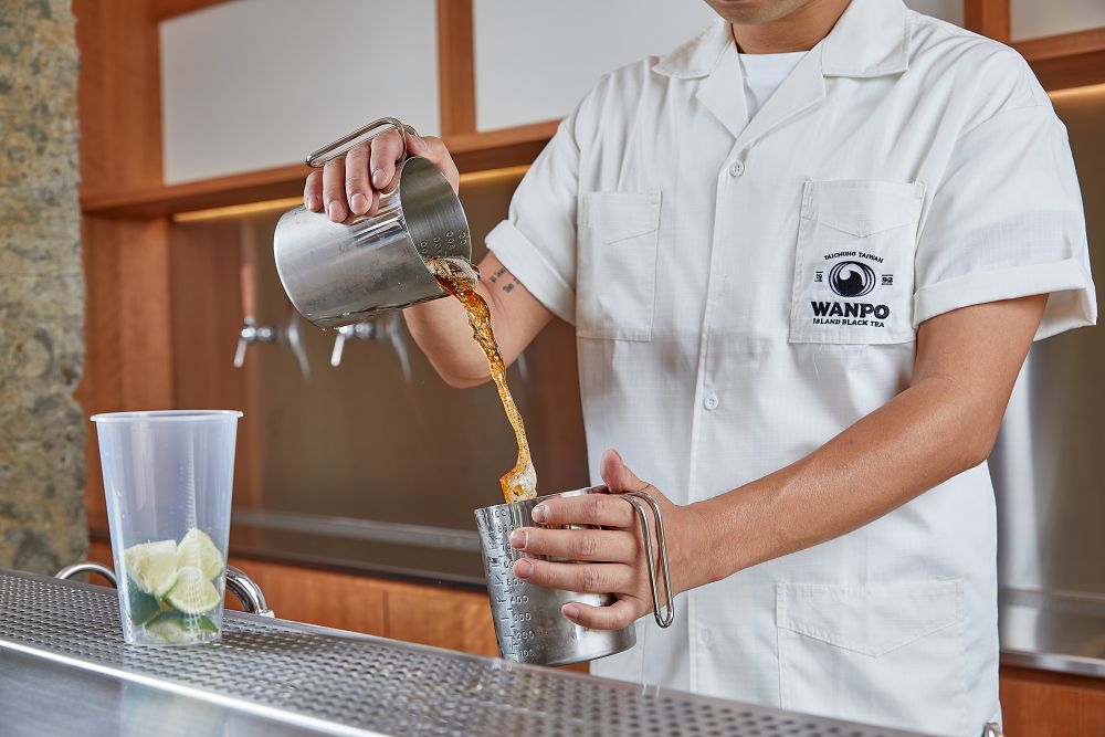 萬波「The Ship by Wanpo」台中豐原登場!如調酒吧的手搖飲全新概念店