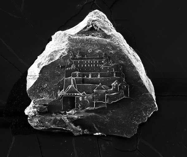 史上最小的沙雕,直接把沙堡畫在沙子上!