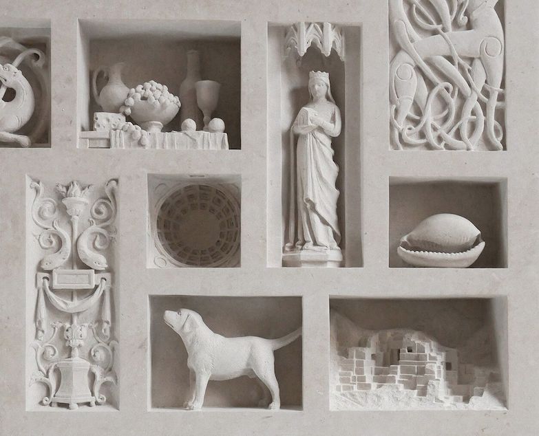 鬼斧神工的石雕技藝！丹麥藝術家Matthew Simmonds結合古代建築的大理石雕刻