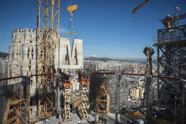 等 137 年才拿到建築許可！巴塞隆納高第聖家堂預計於 2026 年落成，紀念高第逝世百年