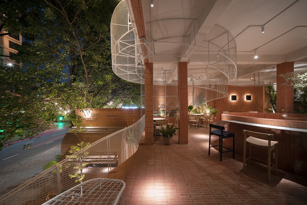 越南胡志明特色咖啡廳「Anh Coffee Roastery」！宛如置身火山红土高原啜飲咖啡