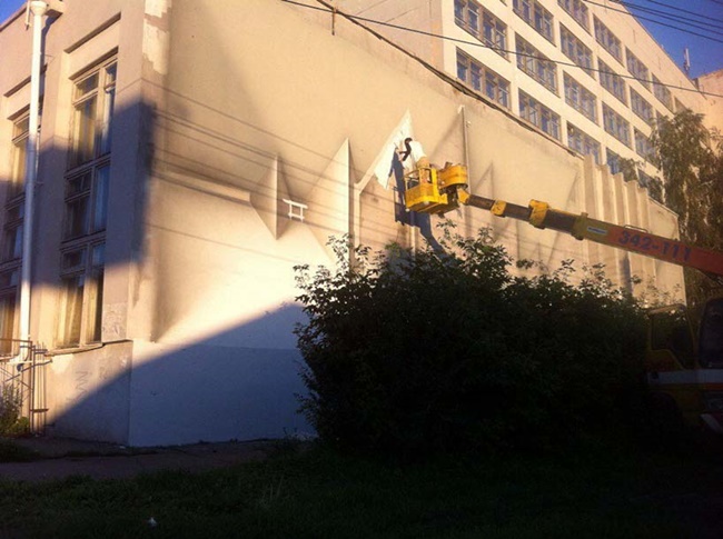 眼見不一定為憑！欺騙你雙眼的 3D 立體錯視牆