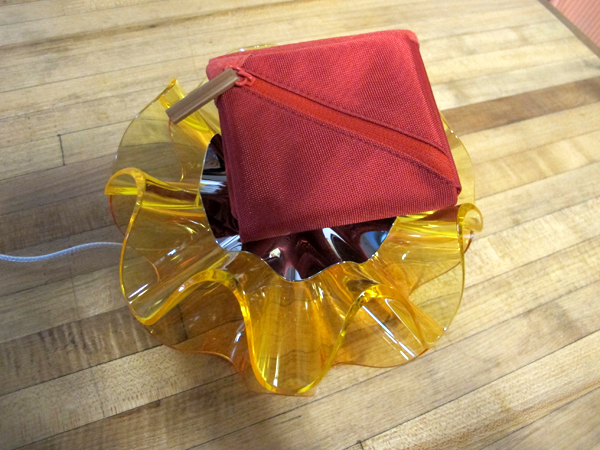 【生活玩物】自動幫你把鈔票、零錢分好好---神奇 FUUN 紛錢包