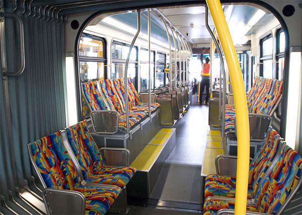 全世界都一樣醜設計：公眾交通工具座椅上的驚人圖案