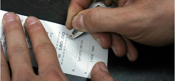 馬蓋先也會想要，結合整個工具箱的多功能髮夾