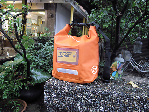 【生活玩物】梅雨季，你需要一個防水好包