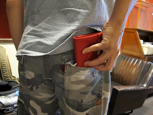 【生活玩物】自動幫你把鈔票、零錢分好好---神奇 FUUN 紛錢包