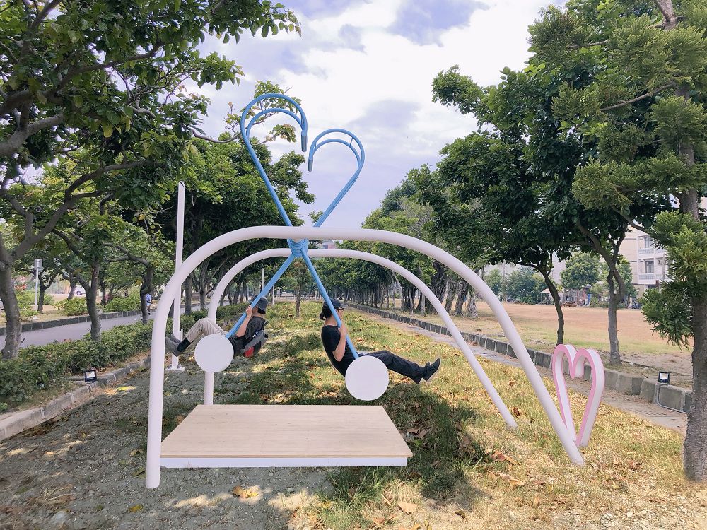 秋遊旗津海岸藝術季「1920公尺的約定」登場！7 組裝置藝術現身沙灘，展現打狗港百年風華