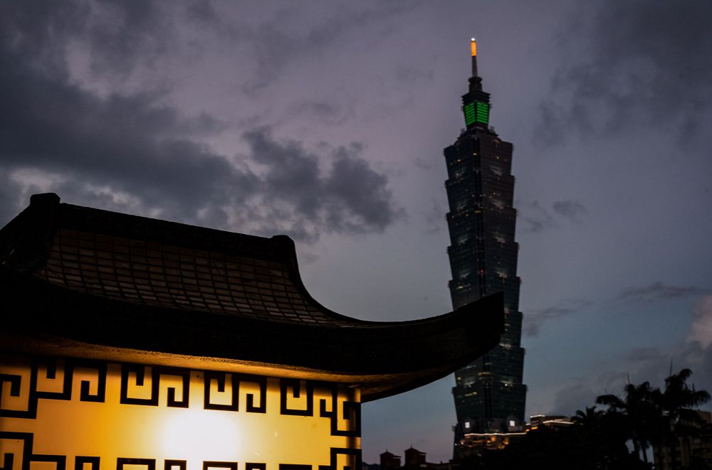 搖滾巨星伍佰的攝影魂！系列作品《台北的顏色》以徠卡相機拍出紀實感魔幻光影溫度